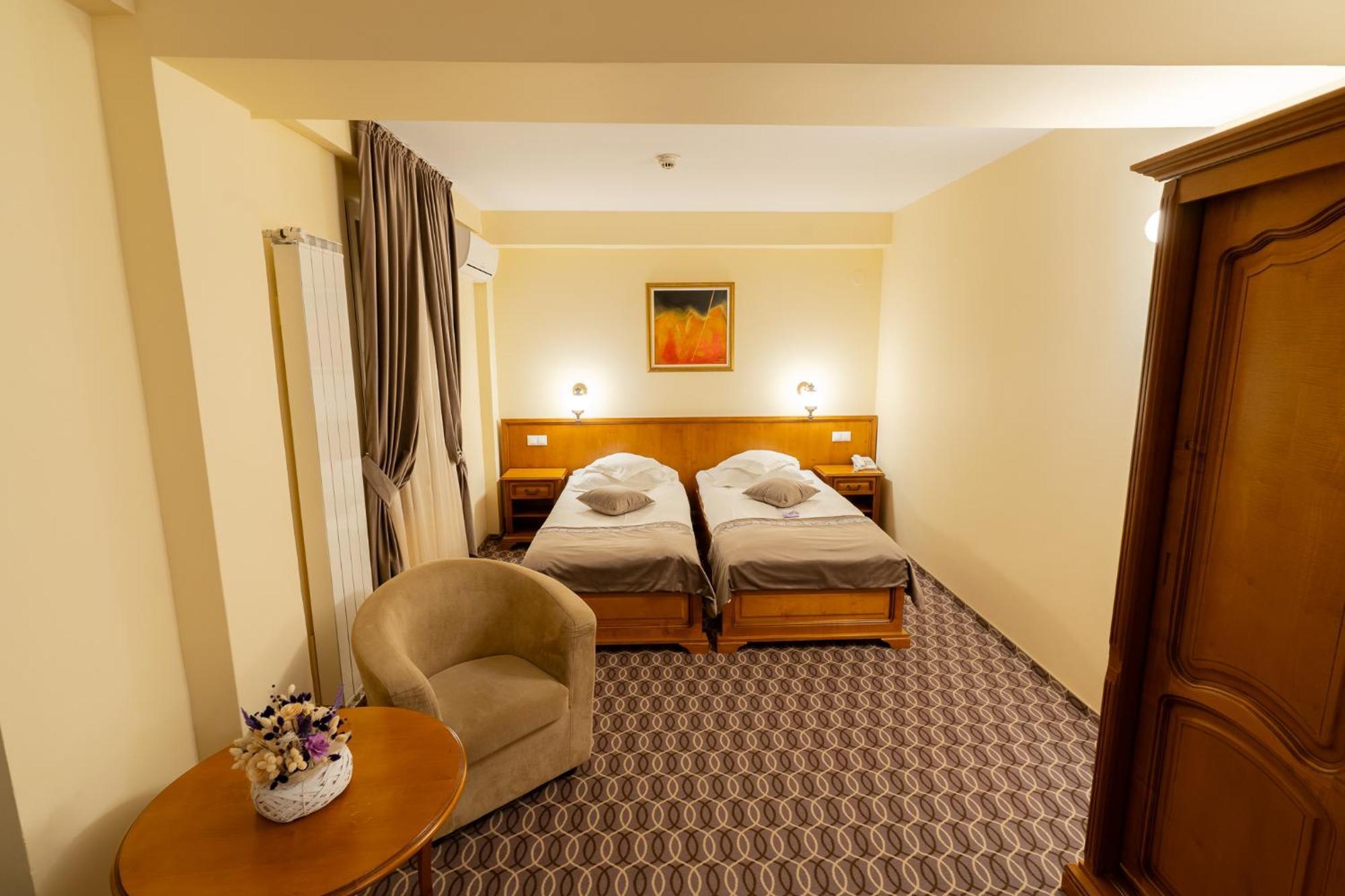 Hotel Dorna Ватра-Дорней Экстерьер фото